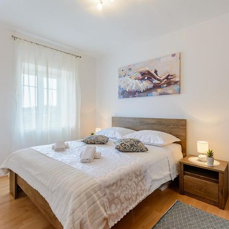 Apartman Mare 밀나 외부 사진