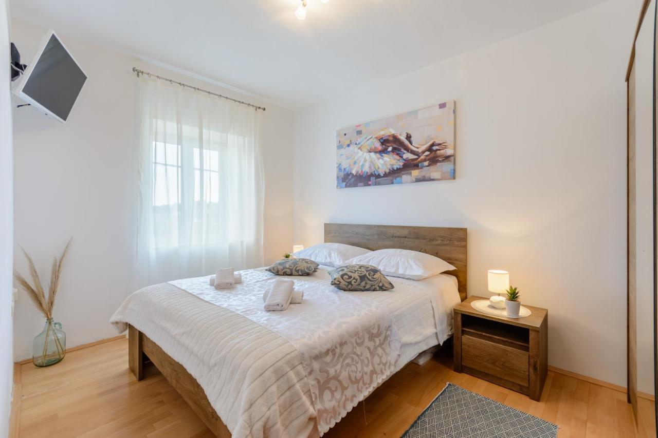 Apartman Mare 밀나 외부 사진
