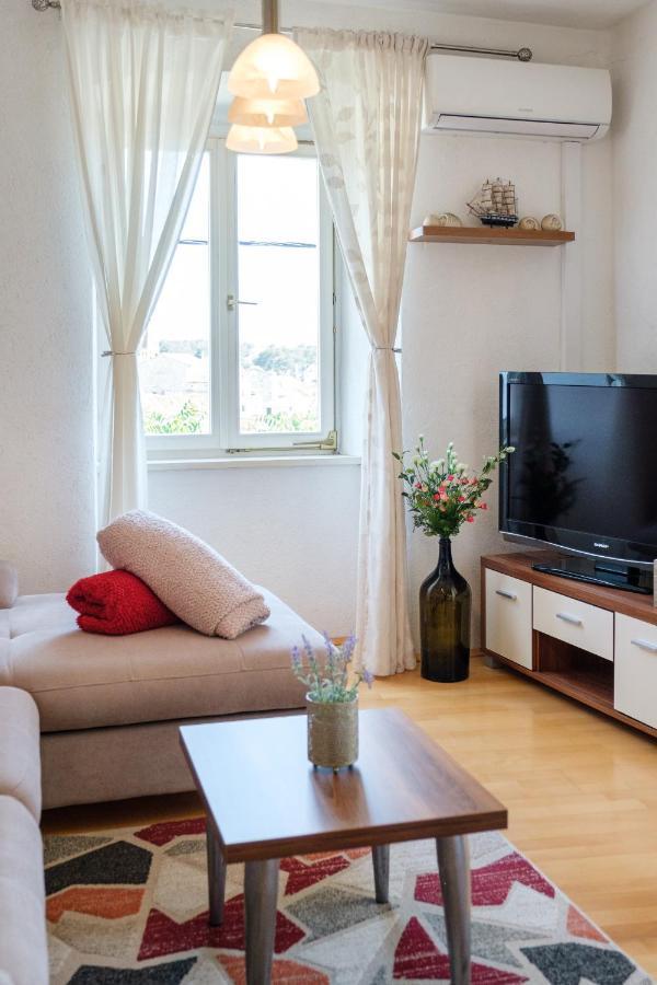 Apartman Mare 밀나 외부 사진